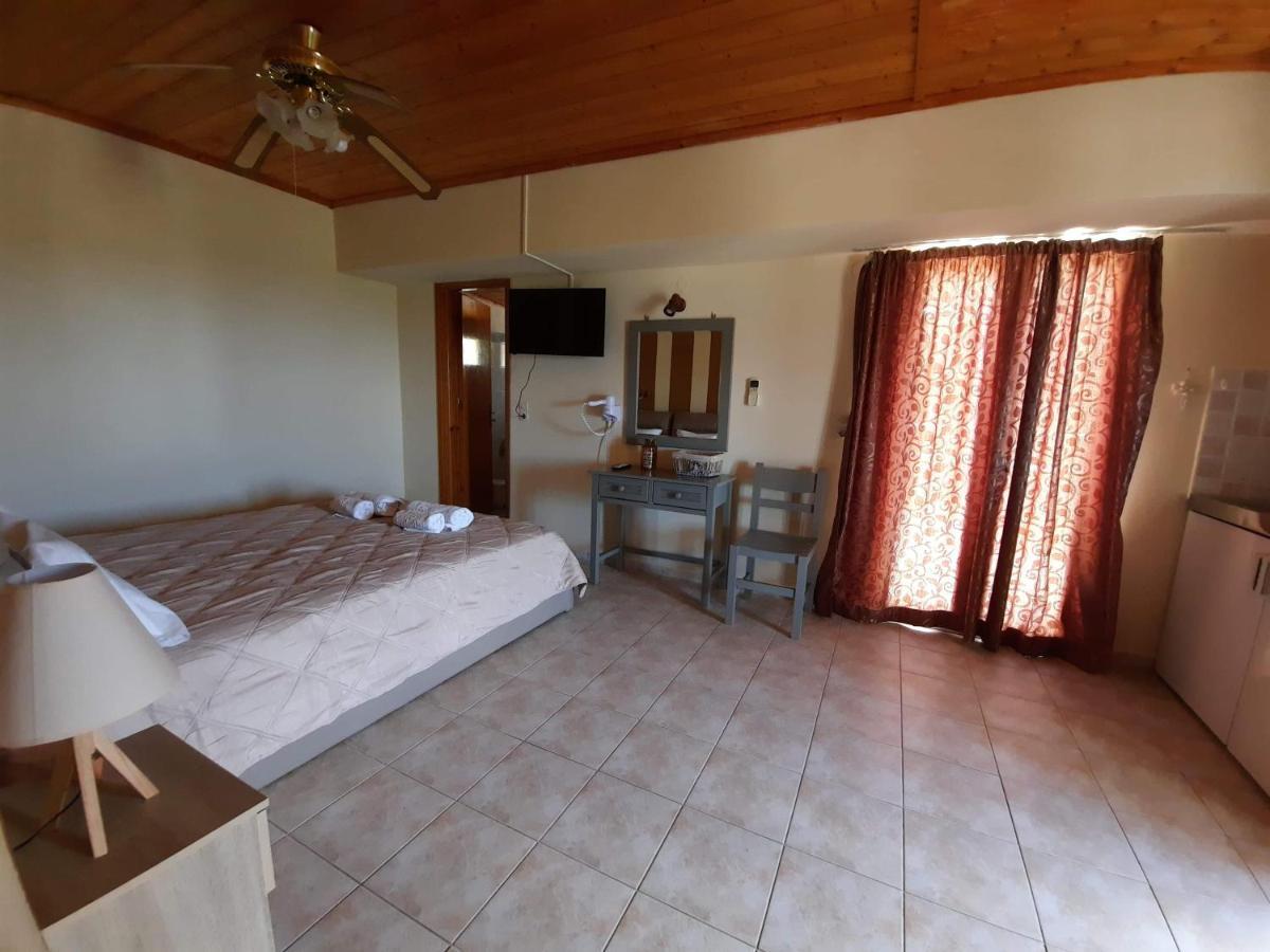 Marinos Studios At Lourdata Village Dış mekan fotoğraf