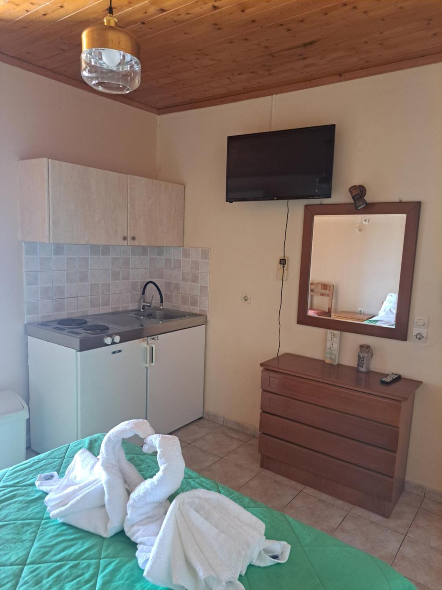 Marinos Studios At Lourdata Village Dış mekan fotoğraf