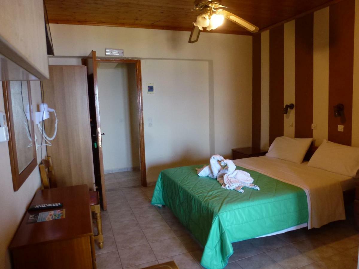 Marinos Studios At Lourdata Village Dış mekan fotoğraf